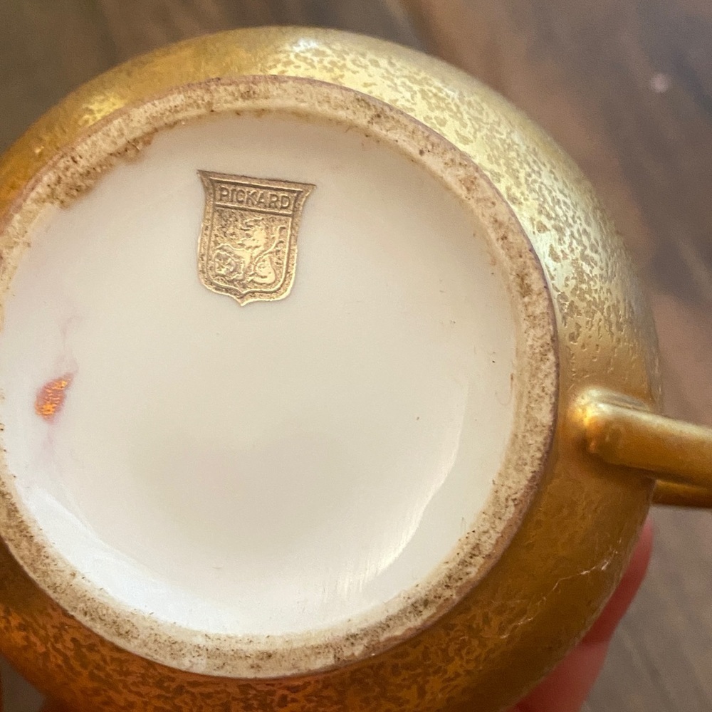 Luxurious Gold Coffee & Tea Set - Picture 10 of 11